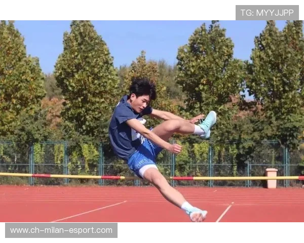 _运动员专访：背后的辛苦与坚持_，运动员背后的辛苦训练